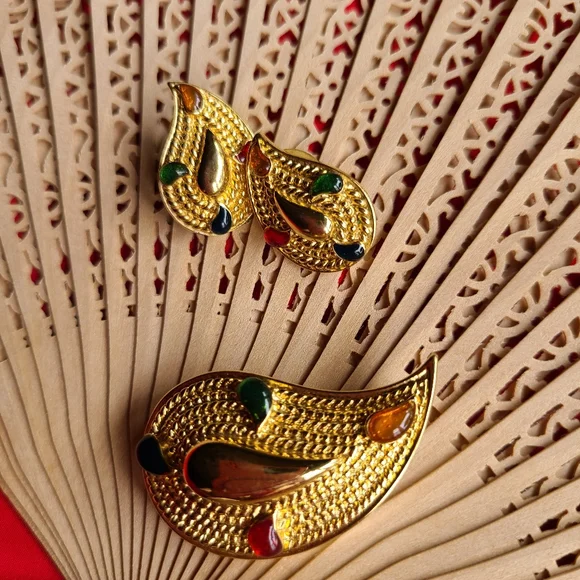 Elegant Gold-Tone Brooch Set Multicolor Accents With Matching Clip On Earrings